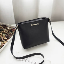 Load image into Gallery viewer, Bags for Women 2019 New Simple Women handbags Messenger Bag Retro Casual Small Fresh Small Square Bag Wholesale